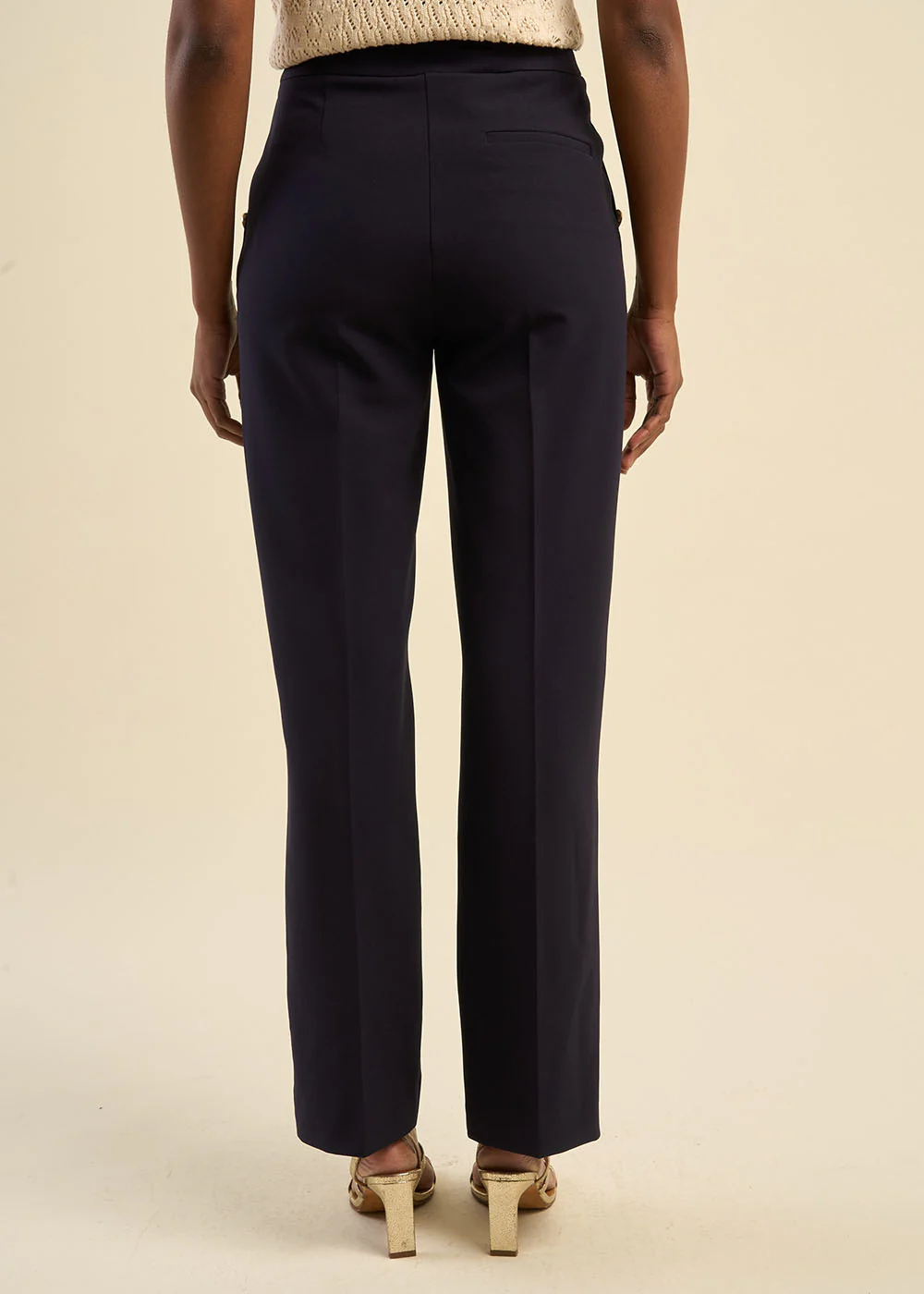Pantalon effet pont à boutons dorés – Image 3