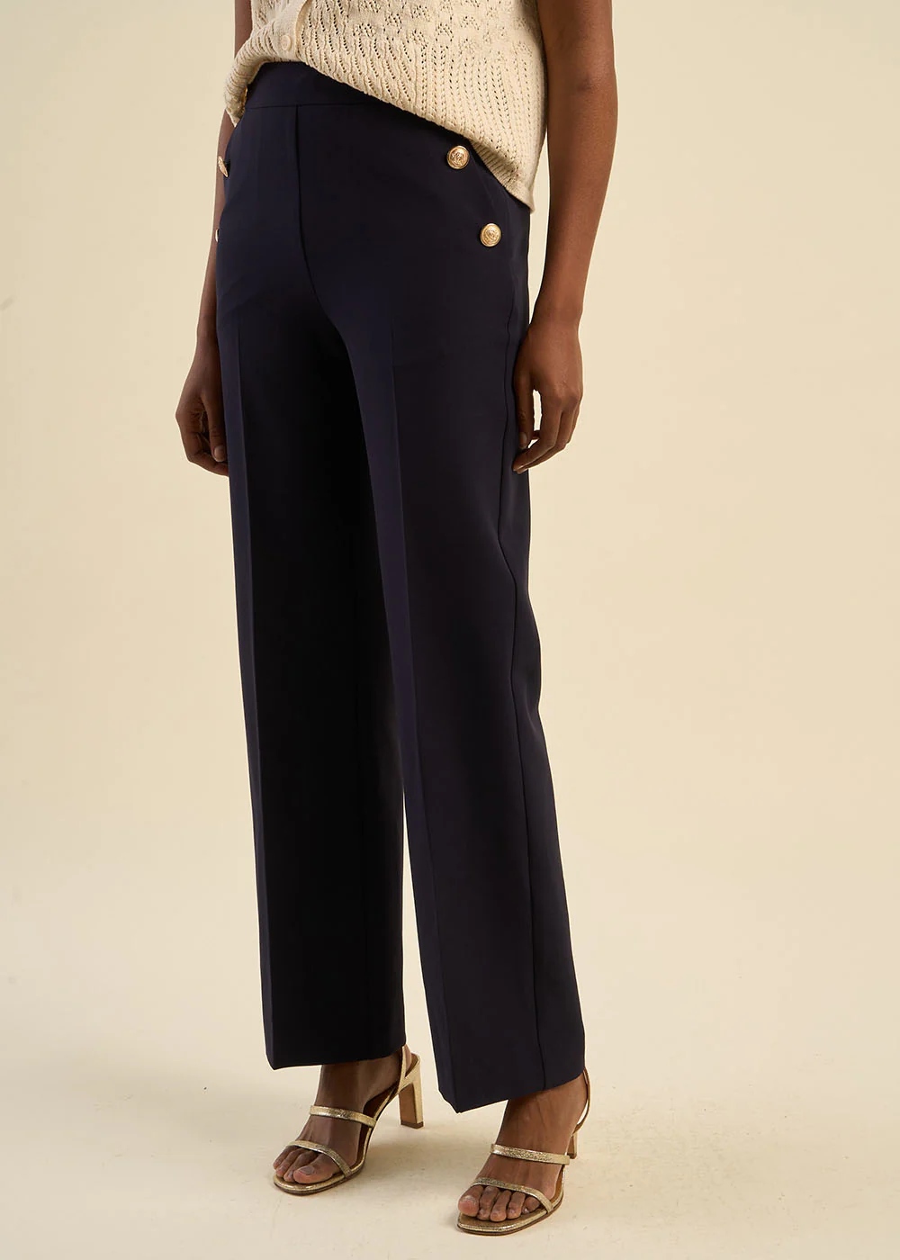Pantalon effet pont à boutons dorés – Image 4