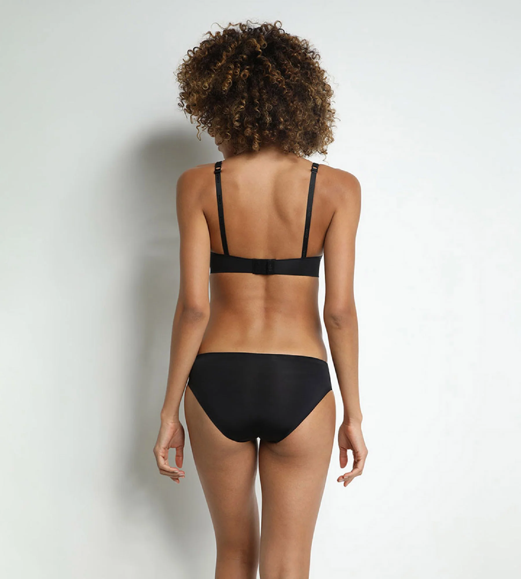 Culotte femme invisible noir - DIM InvisiFree – Image 4