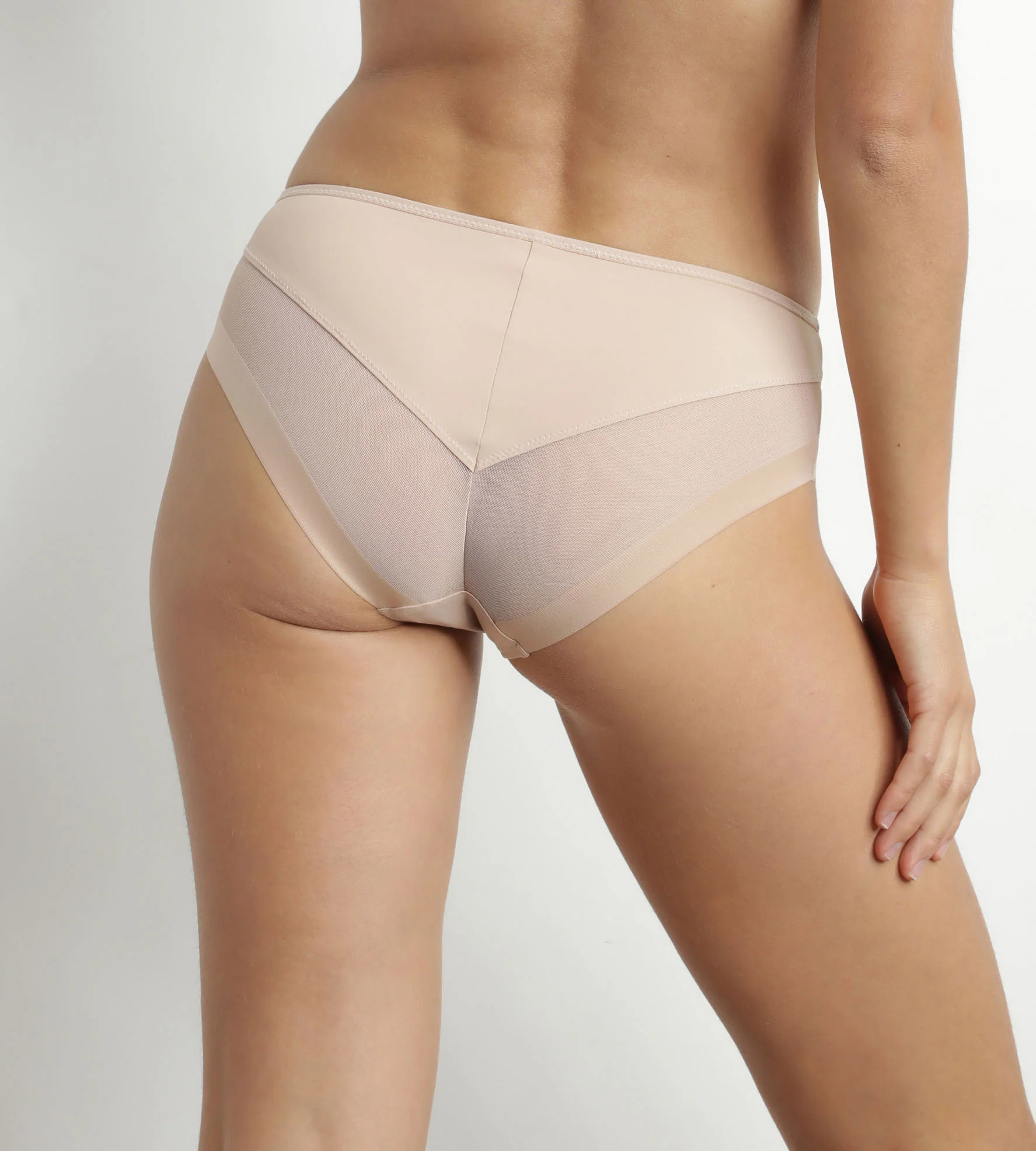 Slip femme en microfibre et tulle new skin Generous de Dim