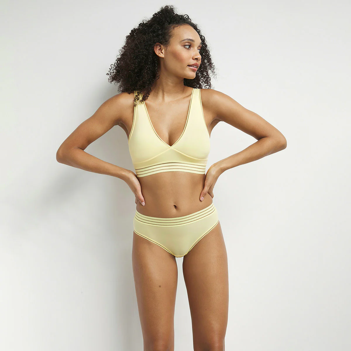 Culotte femme invisible en microfibre Jaune Tendre Oh My Dim’s – Image 3
