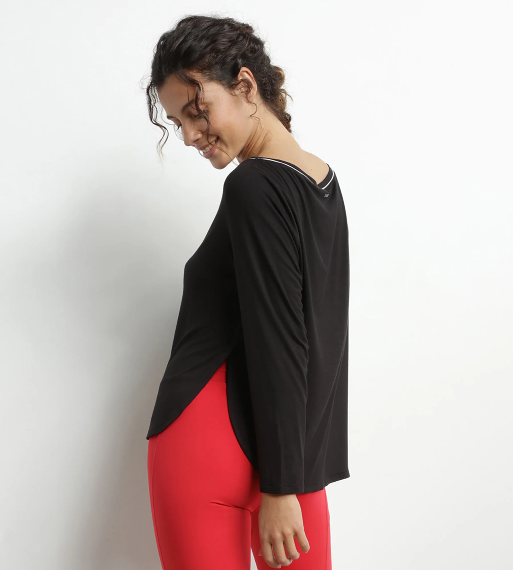 Haut de sport femme à col bateau en viscose noire Dim Move