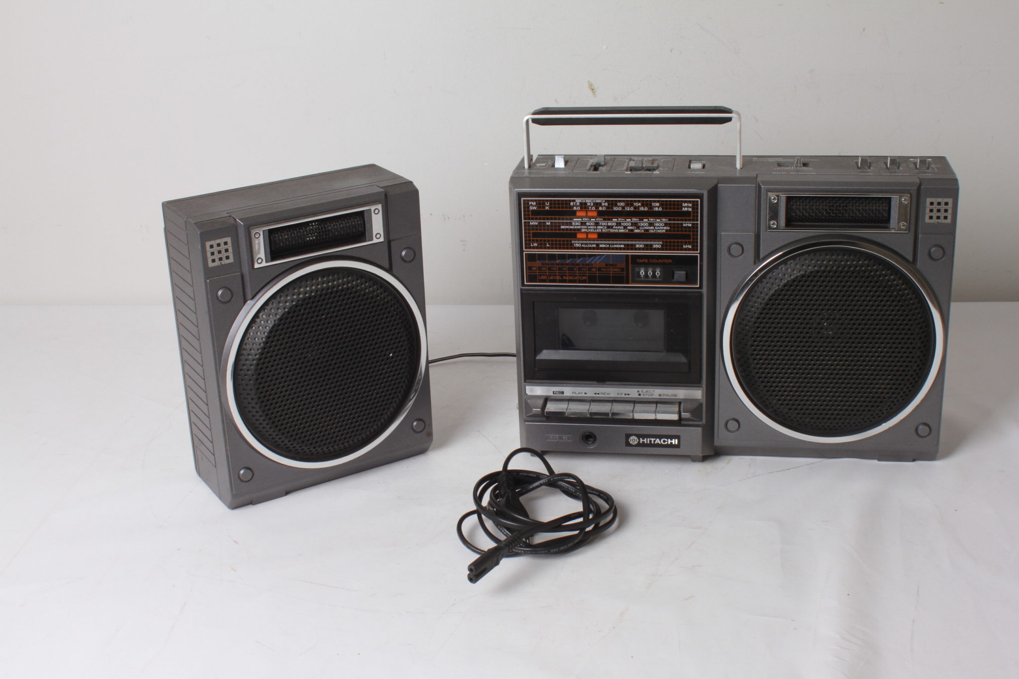Radio cassette Hitachi TRK 2200 E – Image 3