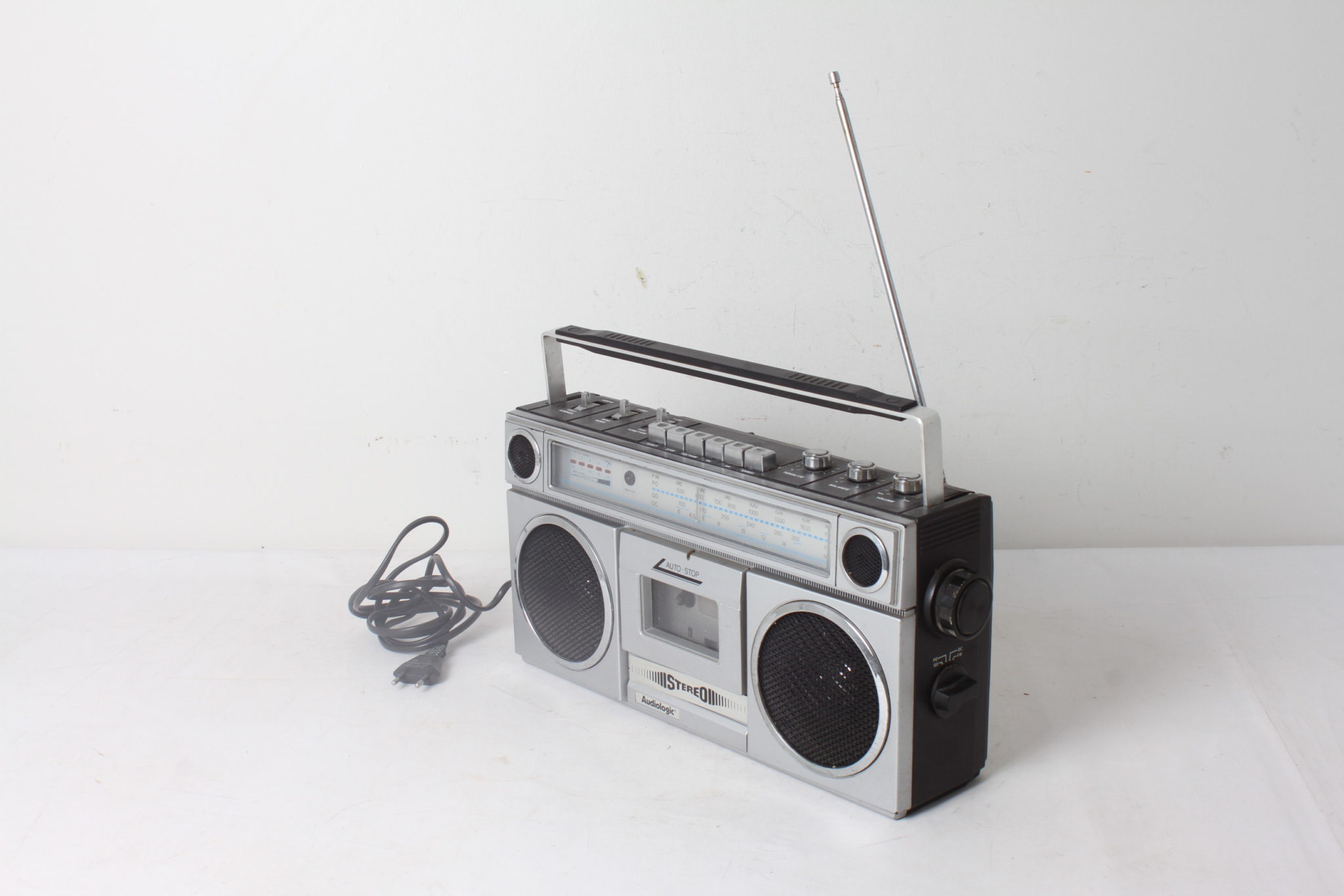 Radio Cassettes Stéréo AUDIOLOGIC model JB 1050 – Image 3