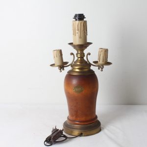 Lampe ancienne – Bois et laiton