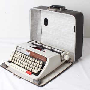Machine à écrire Brother Deluxe 1510