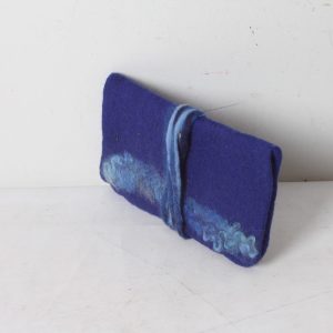 Pochette bleue en feutrine