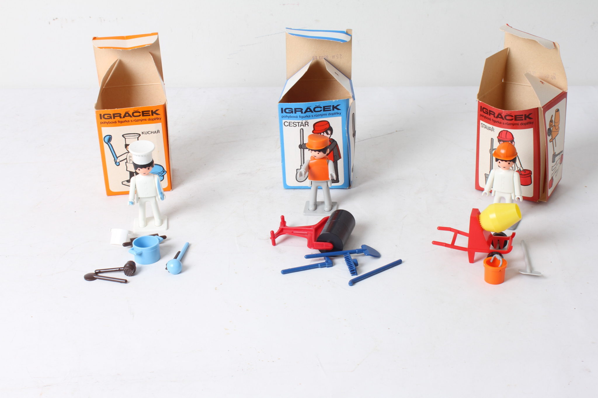 3 figurines vintage – Igracek