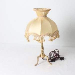 Lampe de table tripode en laiton doré