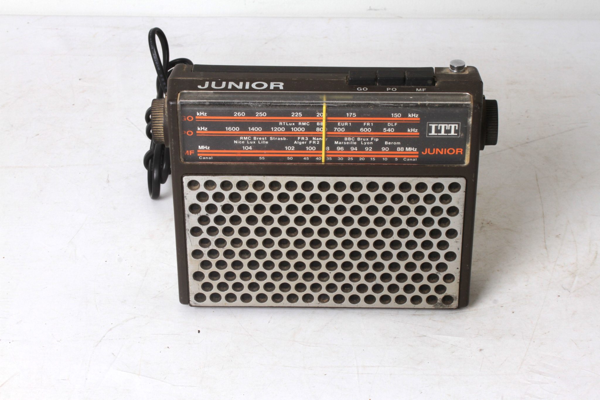 Poste radio vintage ITT Junior